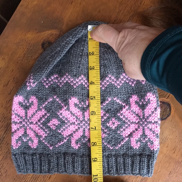 Hand Knit Nordic Hat/Toque - Picture 6 of 6